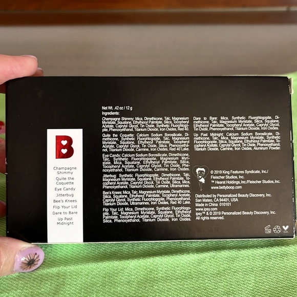 “That’s so Betty” BettyBoop x Ipsy 
Eyeshadow Palette & dbd 5 Brush Set - Picture 6 of 11